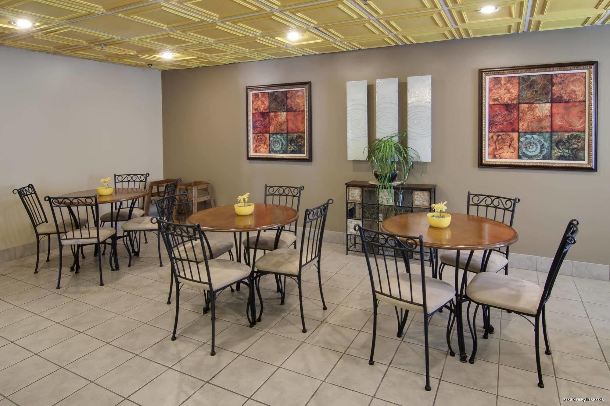 Econo Lodge Уэйнсборо Ресторан фото